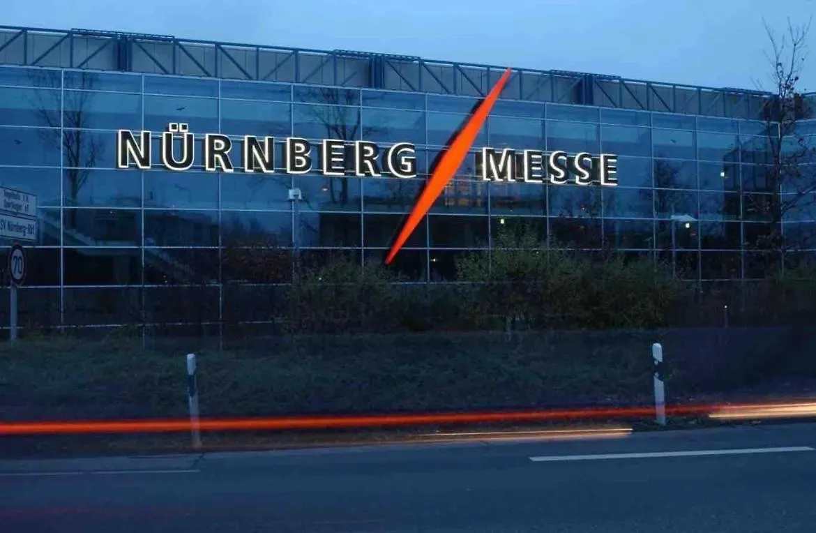 Komplette Wohnung In Wendelstein Bei Nuernberg - Messenaehe Apartment